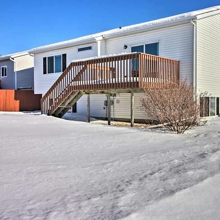 Villa Welcoming West Fargo Retreat W Backyard Esterno foto